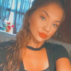 Meet your Posher, Lacey